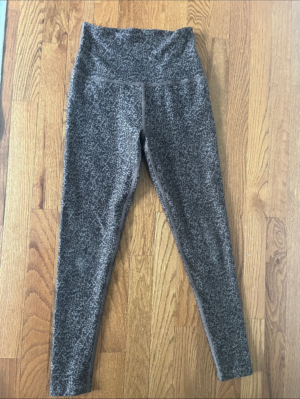 Beyond Yoga x Barre3 Leggings in Gray/brown